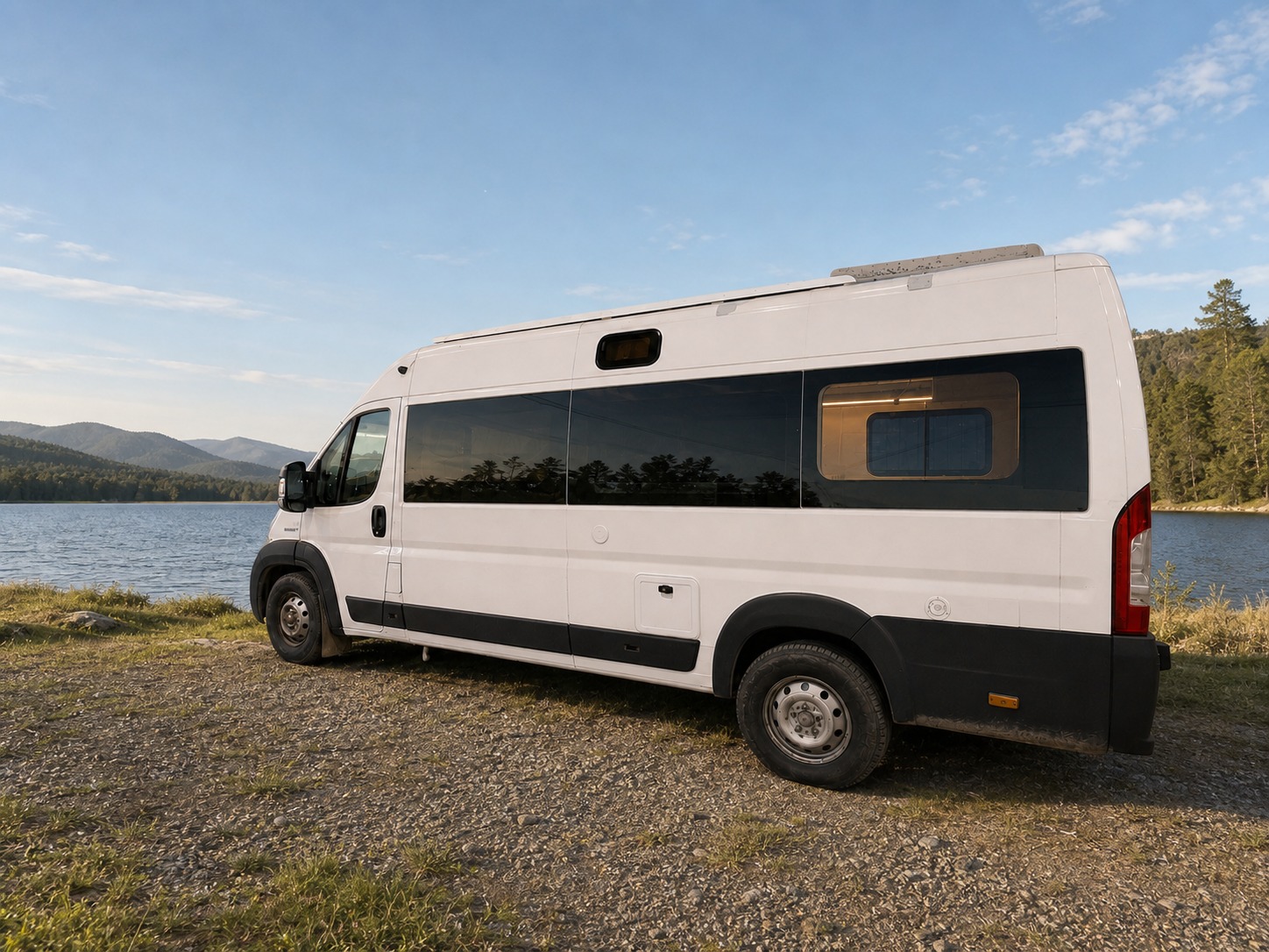 Luna 215 Panelvan Karavan